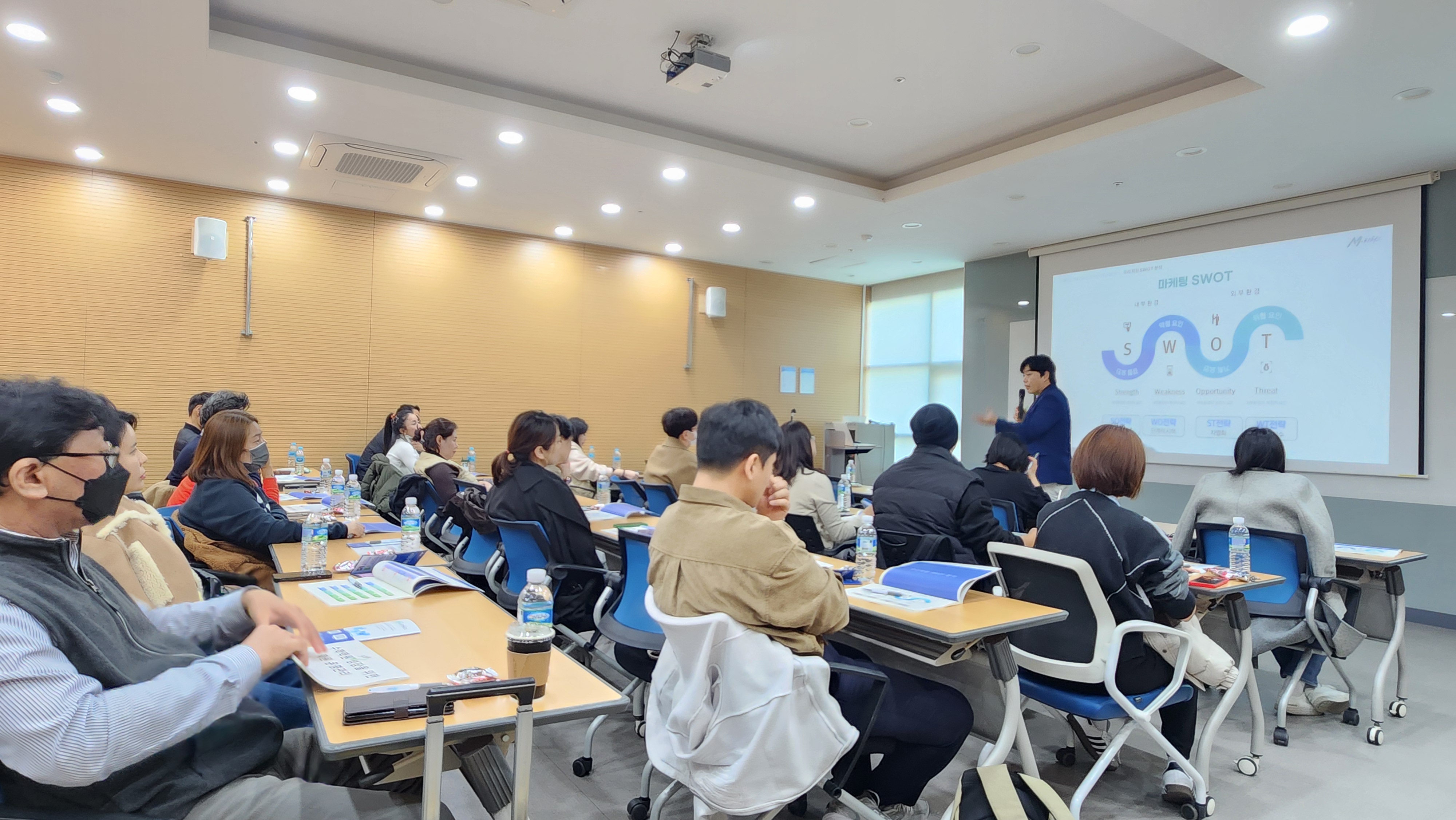 김진세 대표 강의 — 미래형 SWOT